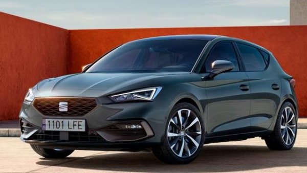 Seat Leon e компактен автомобил от C-сегмента с размери 437 дължина, 180 ширина и 146 см височина. Разполага с 380-литров багажник, който може да се разшири до 1301 чрез сгъване на втория ред седалки. 

Под предния капак намираме обичайния 2.0 TDi от групата на Volkswagen, който в базовата версия вече развива 116 к.с. Той достига максимална скорост от близо 200 км/ч (по-точно 199), като 0-100 км/ч вдига за 10,5 секунди. Разходът е 4,55 литра на 100 км. 

Задвижване на предните колела и 6-степенна механична скоростна кутия са ваши срещу 29 750 евро на пазари като италианския. Във варианта комби (Sportstourer) цената надхвърля 30 000 евро.
